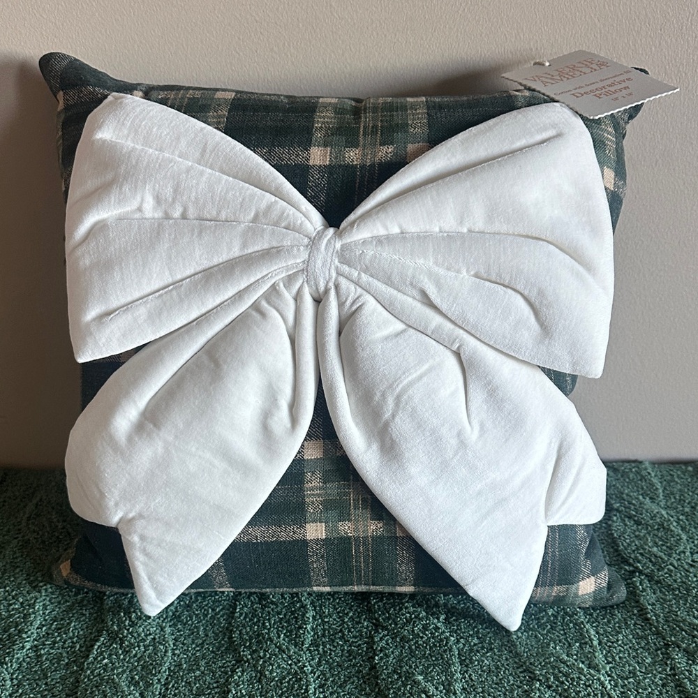 Valerie & Amelia Christmas Velvet Bow Pillow Green Plaid Ivory NEW!